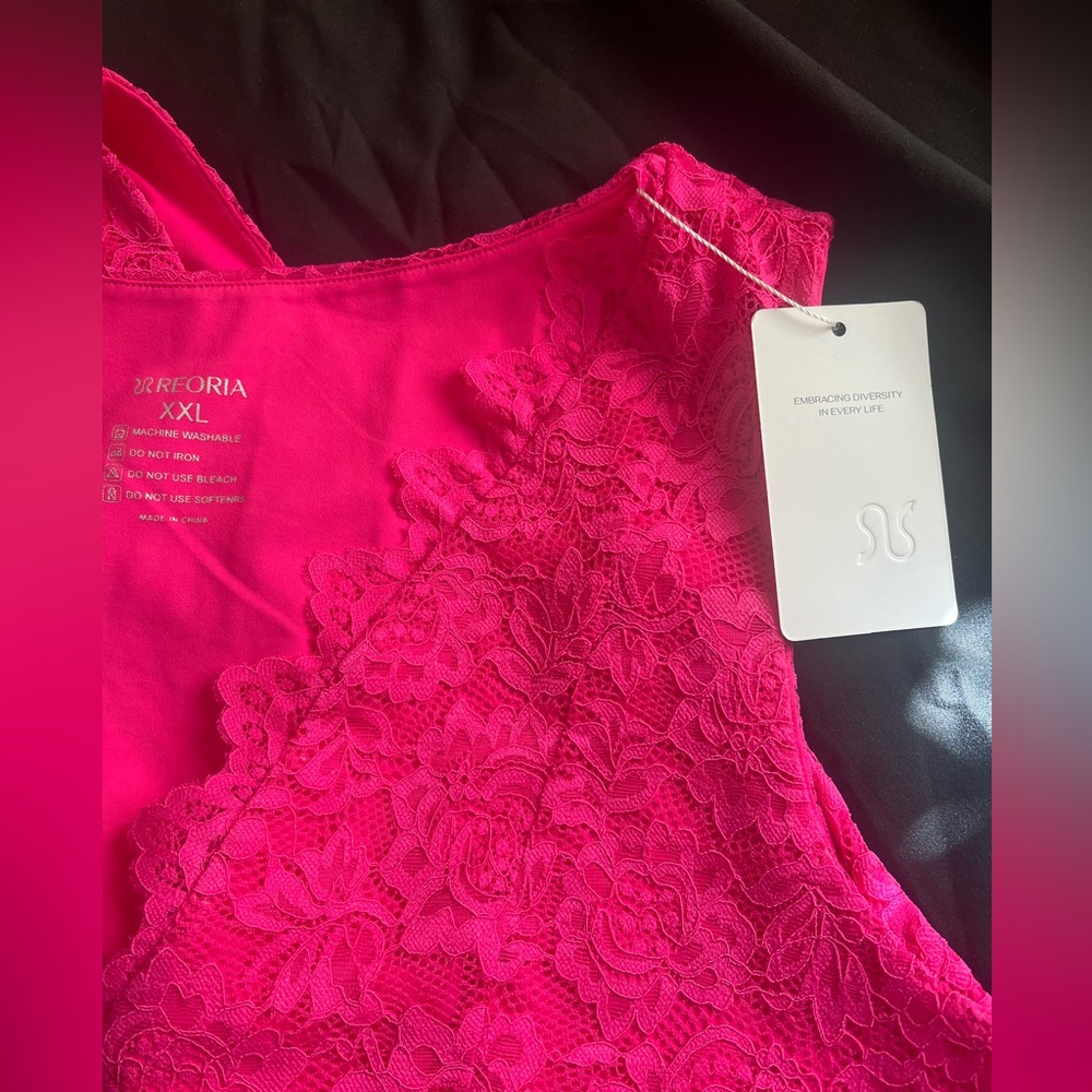 ReoRia Women's Pink Lace Top - Picture 3 of 3